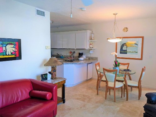 Manhattan Tower Apartment Hotel - image 37