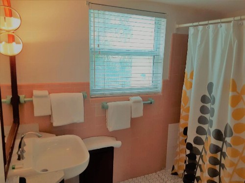 Manhattan Tower Apartment Hotel - image 40