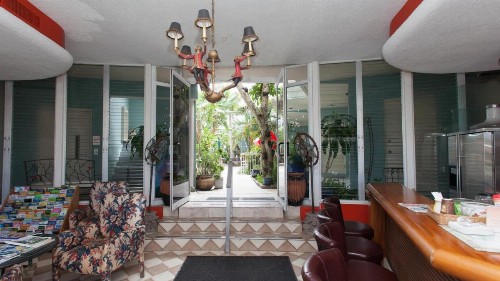 Manhattan Tower Apartment Hotel - image 43