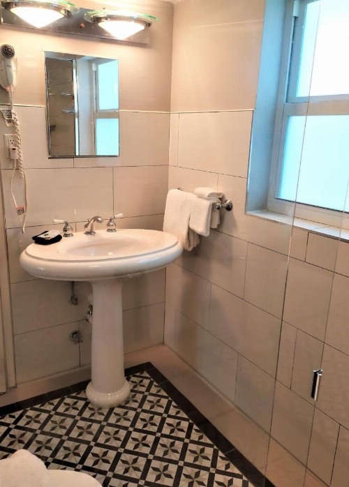 Manhattan Tower Apartment Hotel - image 47