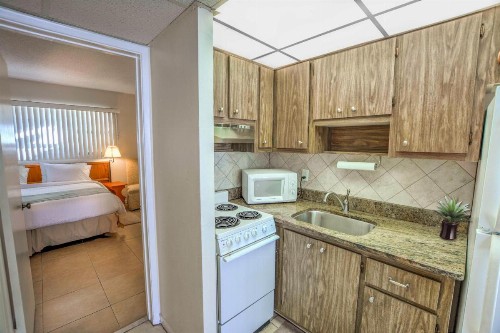 Sea Cliff Hotel - image 5