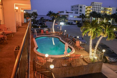 Sea Cliff Hotel - image 7