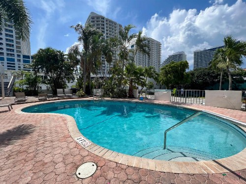 North Beach Hotel - image 11
