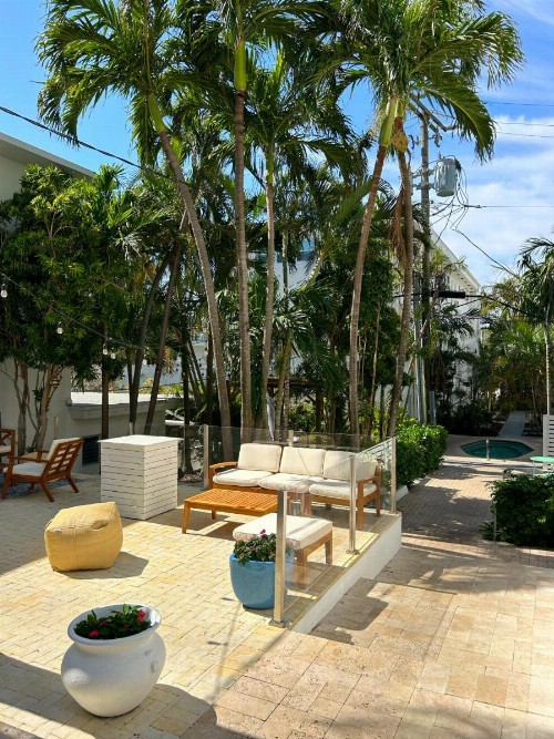 North Beach Hotel - image 12