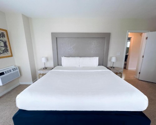 North Beach Hotel - image 34