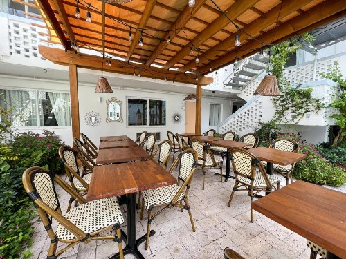 North Beach Hotel - image 35