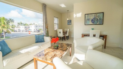 Soleado Hotel - image 10