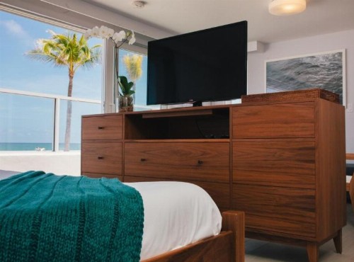 Tides Inn Hotel - image 35