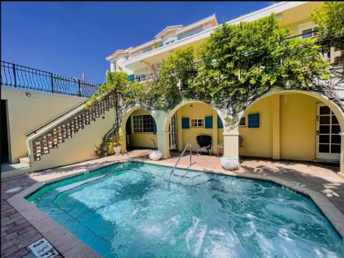 Courtyard Villa Hotel - image 11