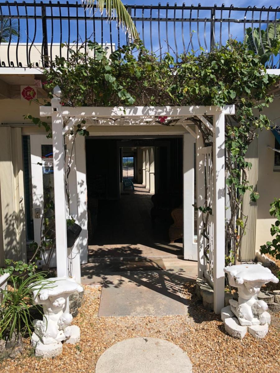Courtyard Villa Hotel - image 3