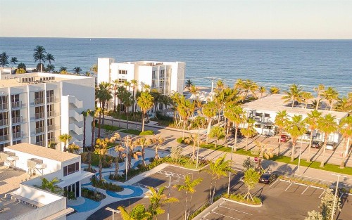 Plunge Beach Resort - image 22