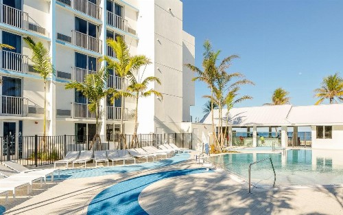 Plunge Beach Resort - image 6