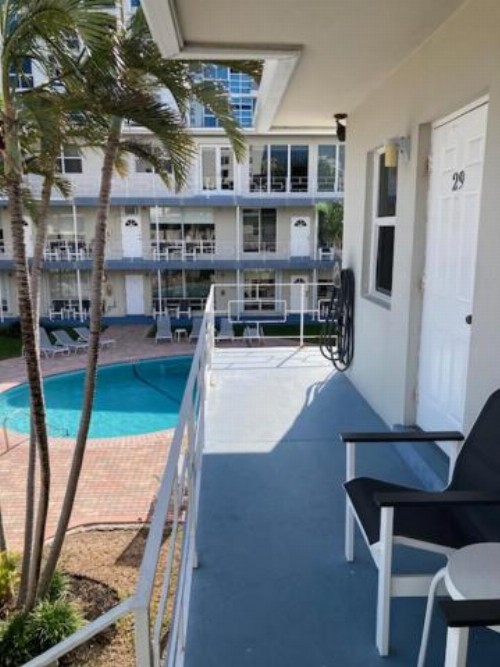 Holiday Isle Yacht Club - image 17