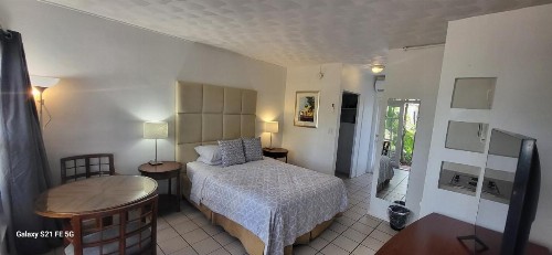 Green Island Inn - image 24