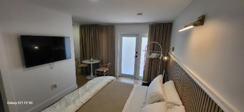 Green Island Inn - image 26