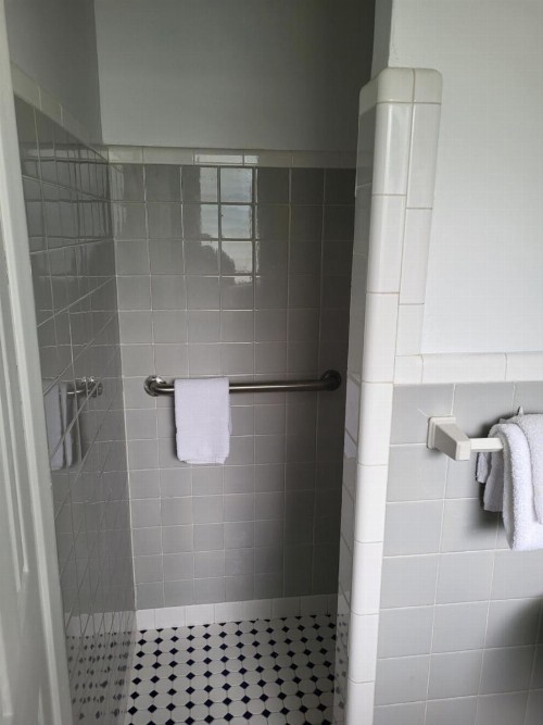 Green Island Inn - image 32