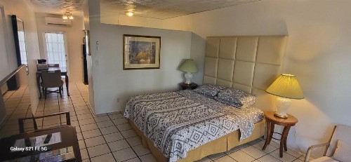 Green Island Inn - image 37