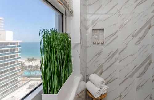 Ocean Beach Condo 3BR On the Sand 911 - image 4