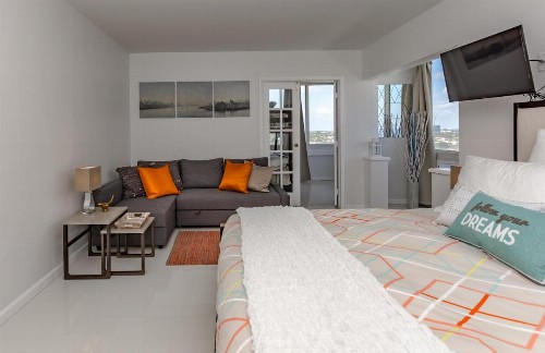 Ocean Beach Condo 3BR On the Sand 911 - image 7