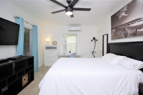 Tropical Getaway Studio-628B - image 11