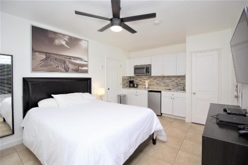 Tropical Getaway Studio-628B - image 6