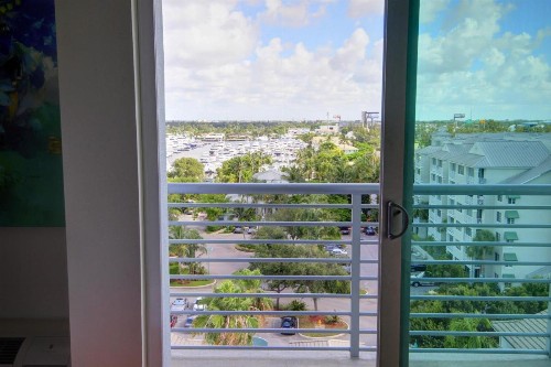 TRYP by Wyndham Maritime Fort Lauderdale - image 2