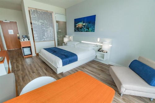TRYP by Wyndham Maritime Fort Lauderdale - image 8