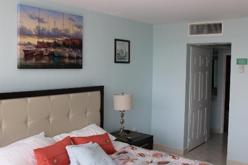 Beachfront Apartment By The Sea (1/1) - image 7
