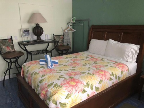 Calypso Inn Wilton Gay Male Resort - image 11