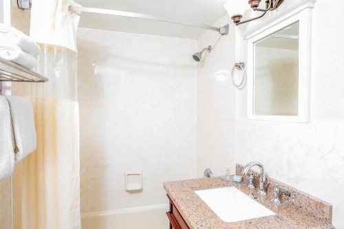 Ocean Reef Hotel - image 10