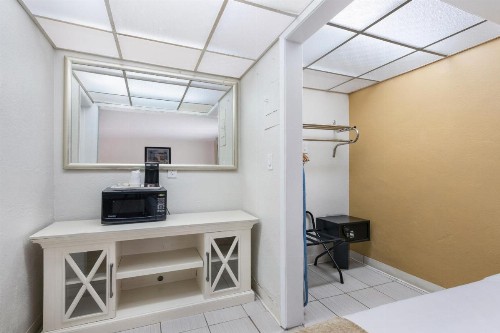 Ocean Reef Hotel - image 20