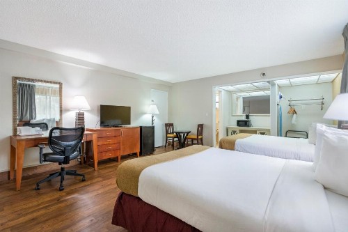 Ocean Reef Hotel - image 45