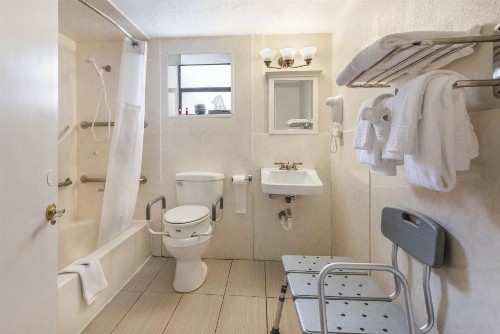 Ocean Reef Hotel - image 5