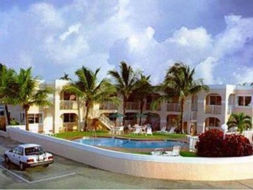 Coral Key Inn - image 1