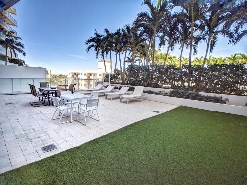 Modern Luxury Beach Hotel 2 Bedroom with Oversized Patio 506 - image 2