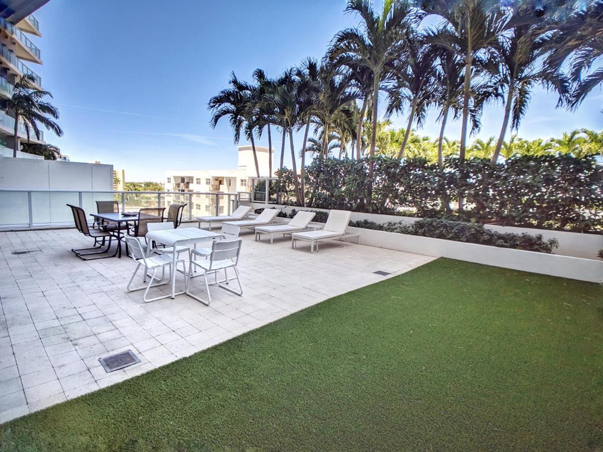 Modern Luxury Beach Hotel 2 Bedroom with Oversized Patio 506 - image 2