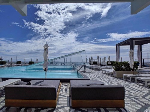 Modern Luxury Beach Hotel 2 Bedroom with Views 1807 - image 5