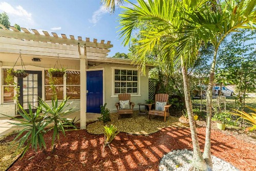 The Blue Door Inn - image 1