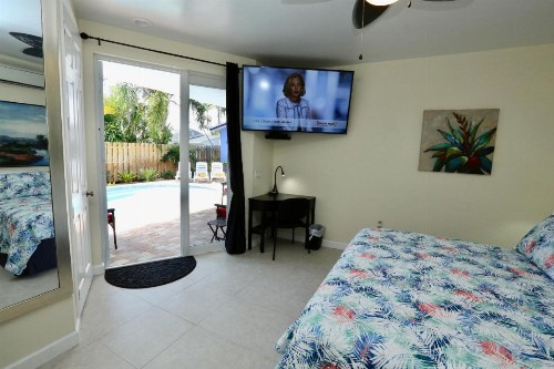 Fantasy Island Inn Caters to Men - image 3