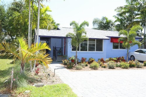 Fantasy Island Inn Caters to Men - image 6