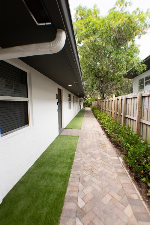 The Lauderdale Boutique Hotel - image 10