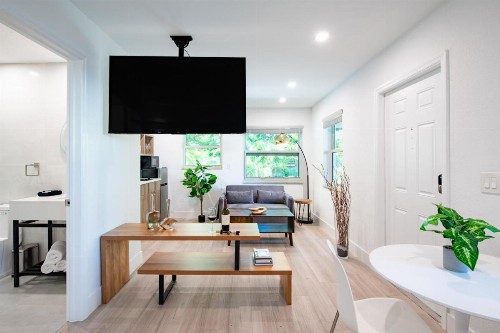The Lauderdale Boutique Hotel - image 8