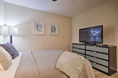 Updated and Private Oakland Park Home about 2 Mi to Beach - image 4