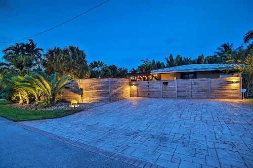 Updated and Private Oakland Park Home about 2 Mi to Beach - image 5