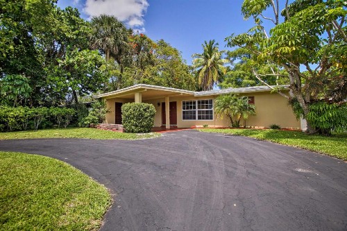 Sleepy River Gem with Pool Less Than 4Mi to Lauderdale Beaches - image 7