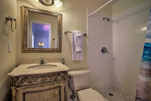 Sleepy River Gem with Pool Less Than 4Mi to Lauderdale Beaches - image 9