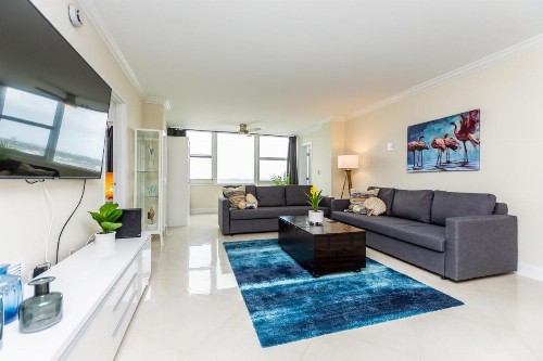 Ocean Beach Condo 3BR On the Sand 811 - image 10