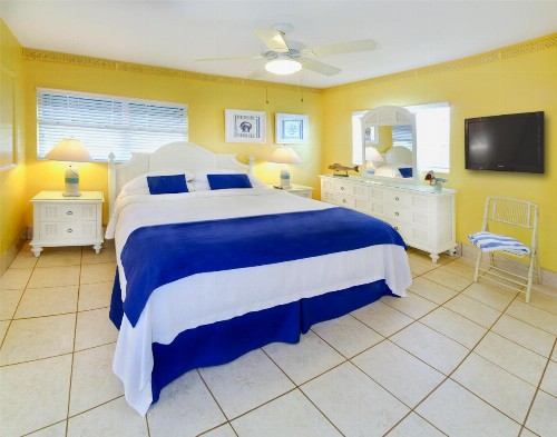 Tropic Seas Resort - image 10