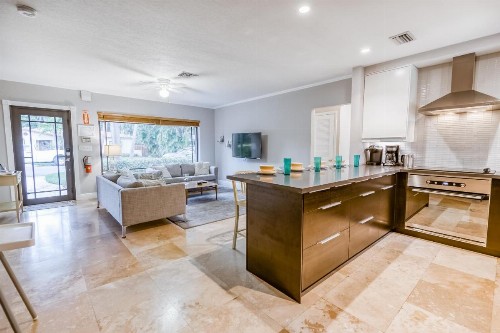 Tropical Hideaway - image 7