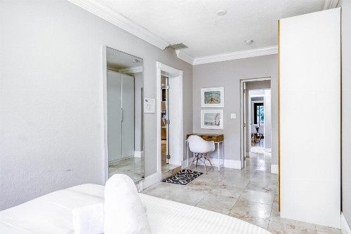 Tropical Hideaway - image 8